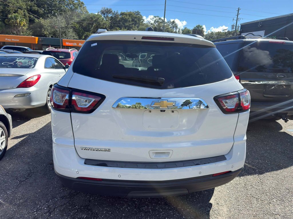 2017 Chevrolet Traverse - $3,950