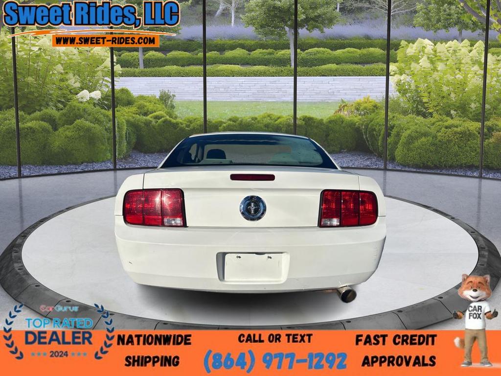 2008 Ford Mustang V6 Deluxe photo