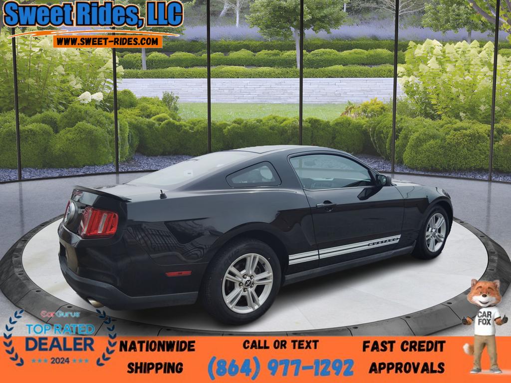 2010 Ford Mustang V6 Premium photo