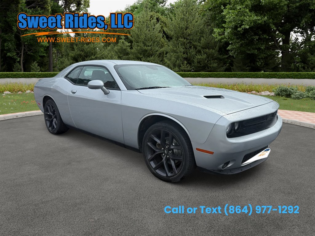 2021 Dodge Challenger SXT photo