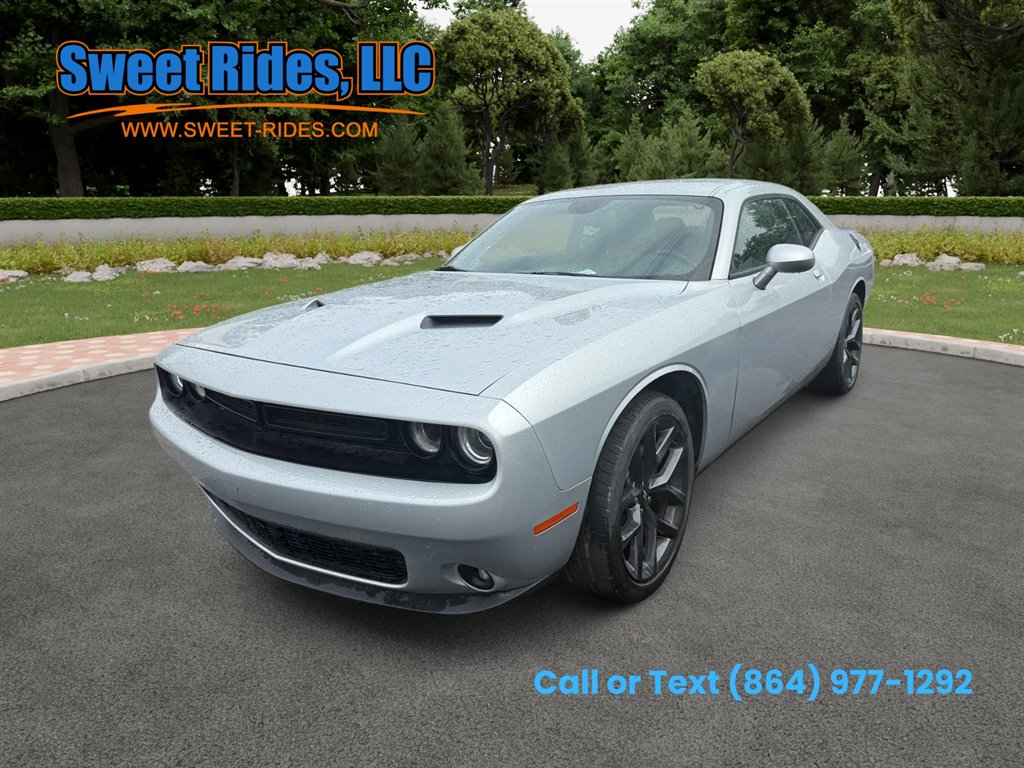 2021 Dodge Challenger SXT photo