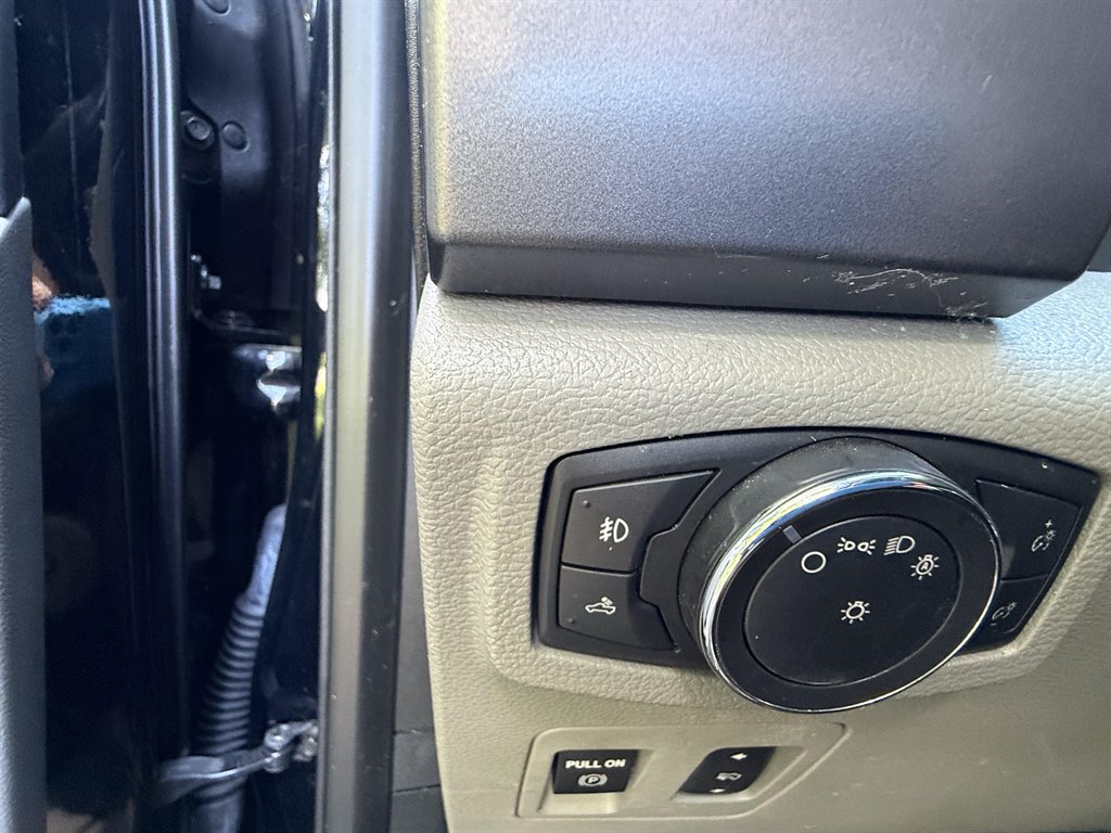 2016 Ford F150 XLT photo