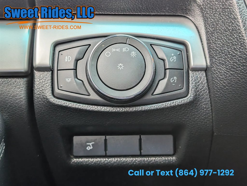 2016 Ford Explorer - $10,995
