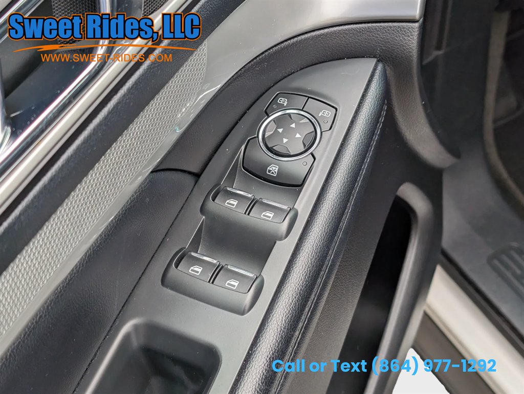 2016 Ford Explorer - $10,995