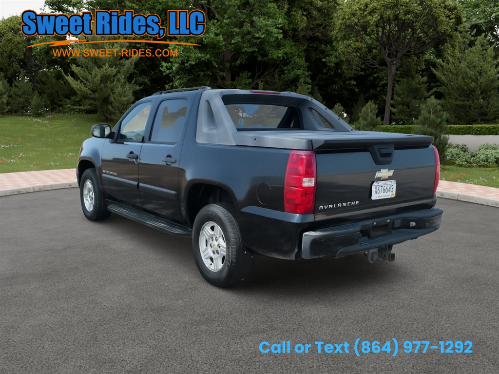 2008 Chevrolet Avalanche - $12,500