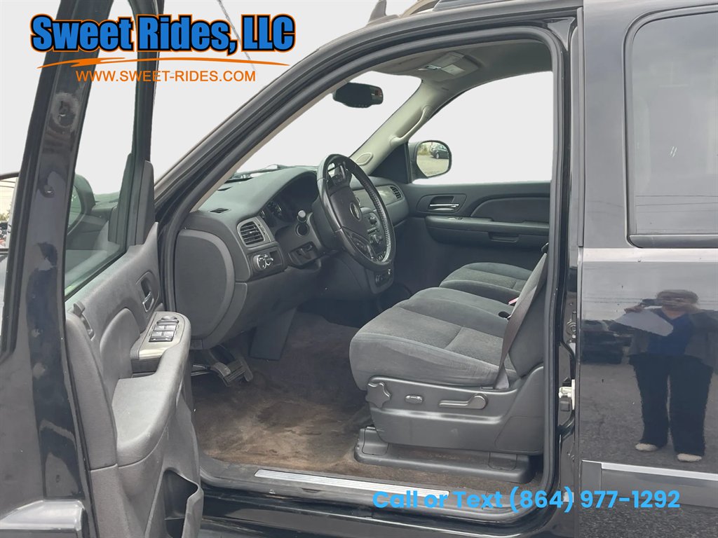 2008 Chevrolet Avalanche - $12,500