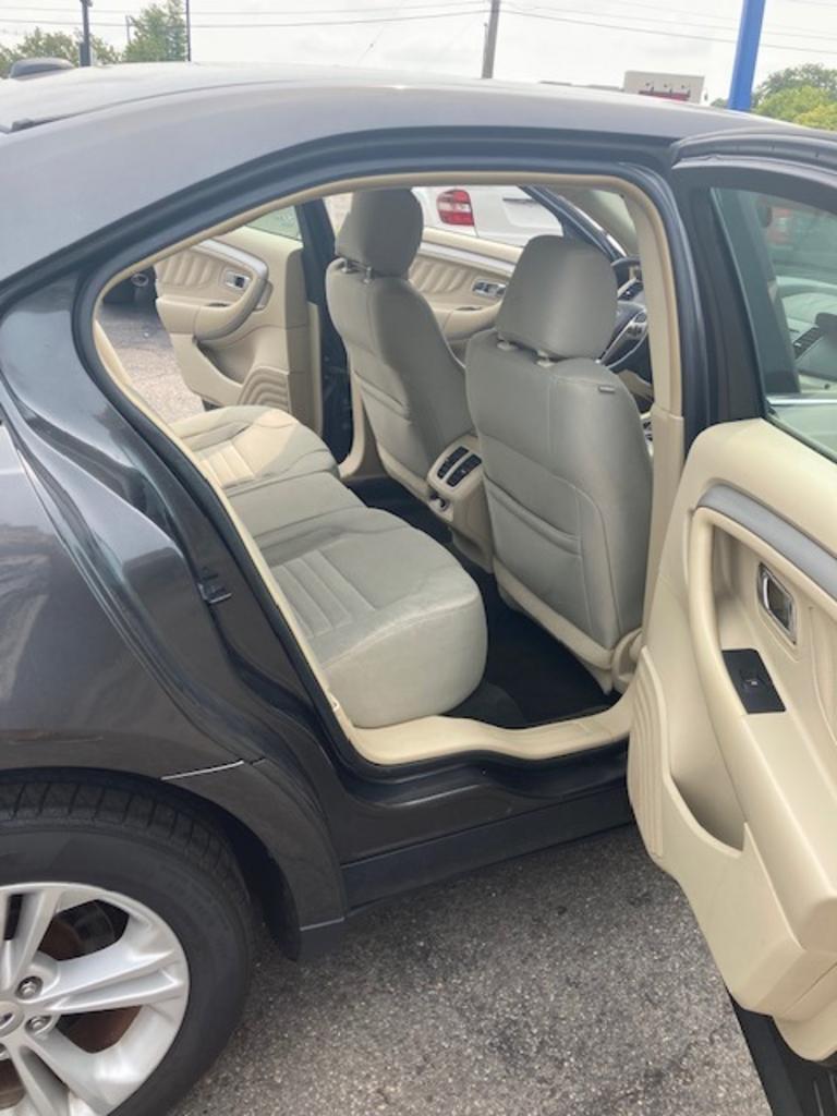 2018 Ford Taurus - $8,500