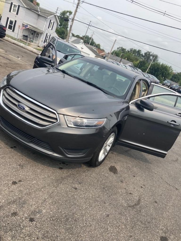 2018 Ford Taurus - $8,500