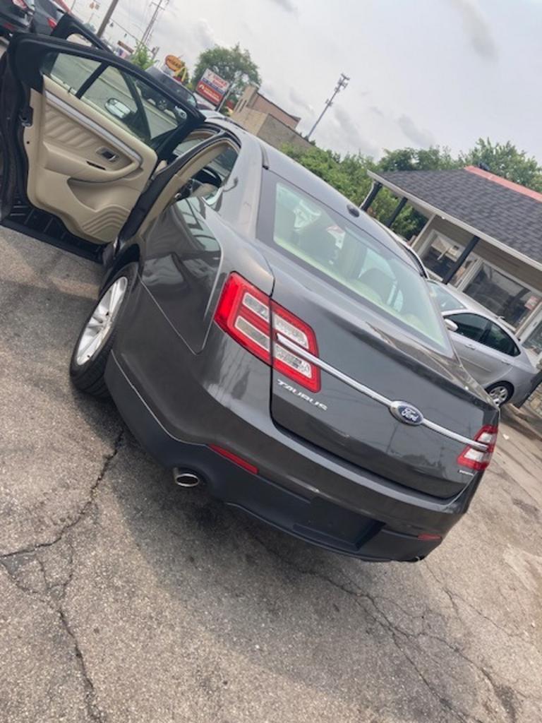 2018 Ford Taurus - $8,500
