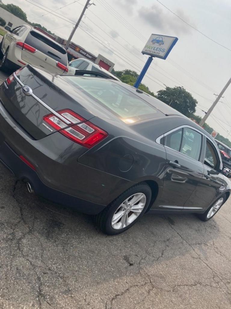 2018 Ford Taurus - $8,500