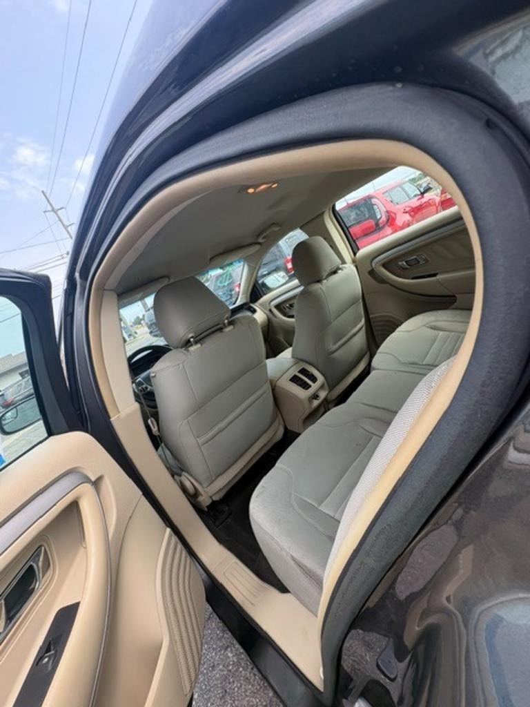 2018 Ford Taurus - $8,500