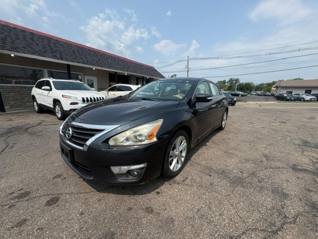 2014 Nissan Altima - $6,500