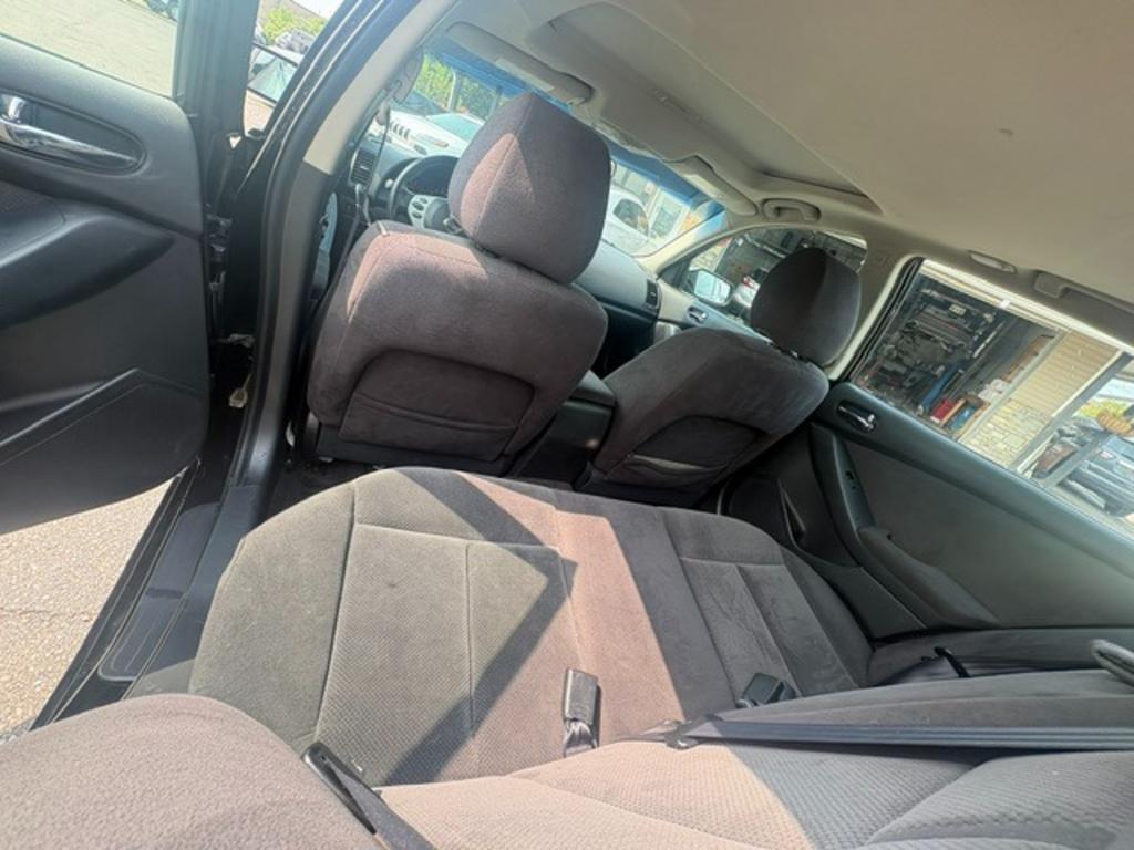 2009 Nissan Altima - $5,900