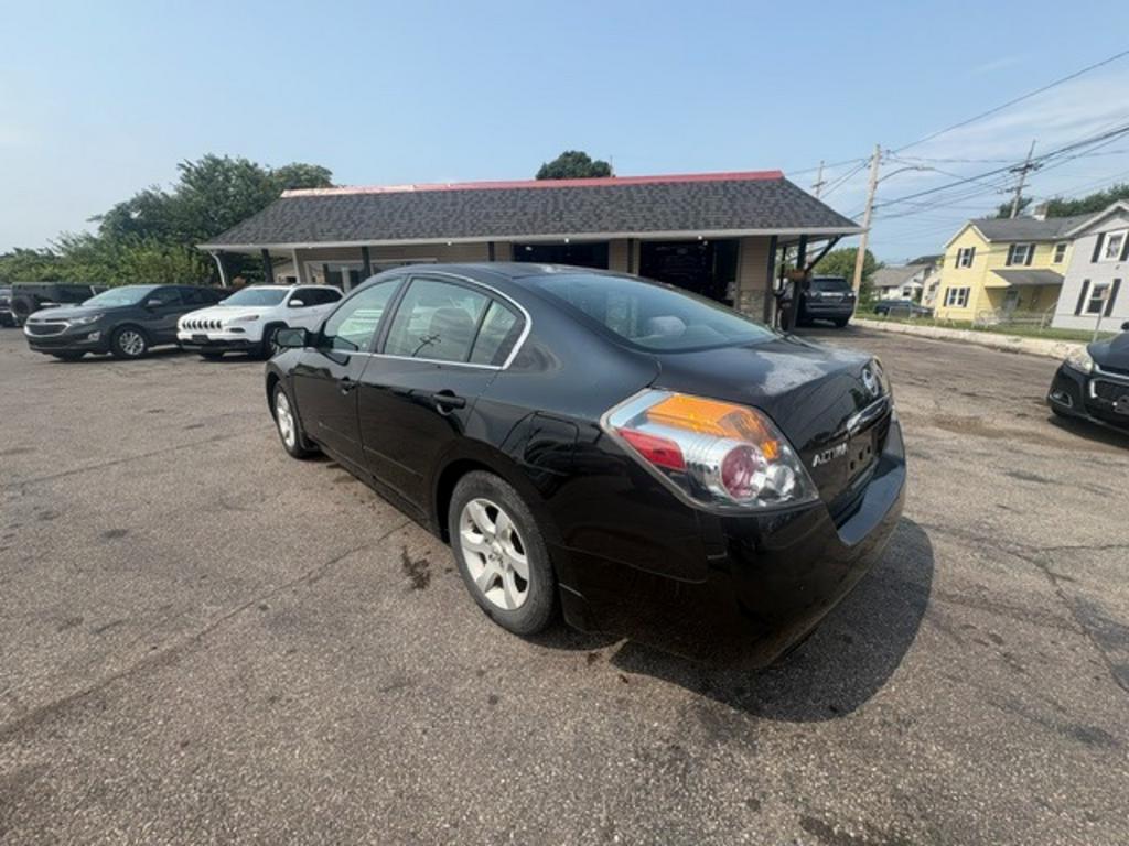 2009 Nissan Altima - $5,900