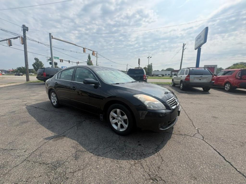 2009 Nissan Altima - $5,900