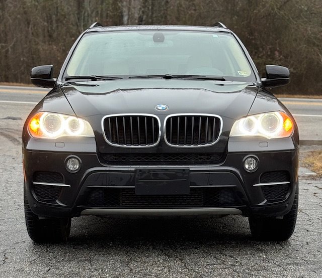 The 2012 BMW X5 xDrive35i photos