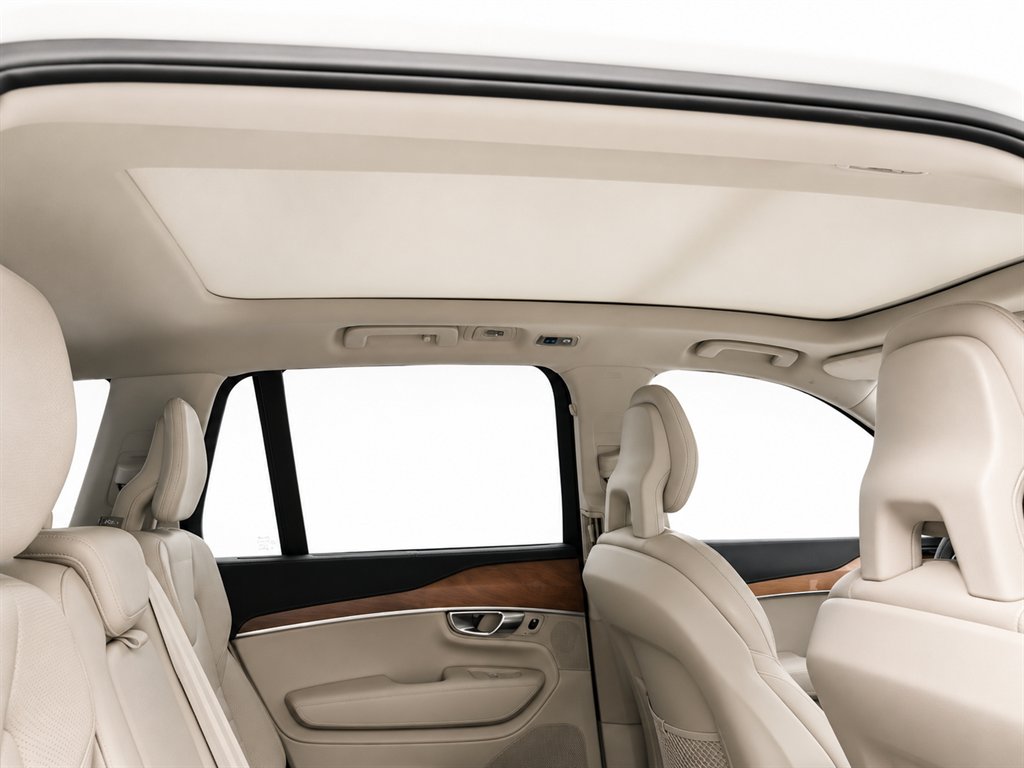 2018 Volvo XC90 - $15,999