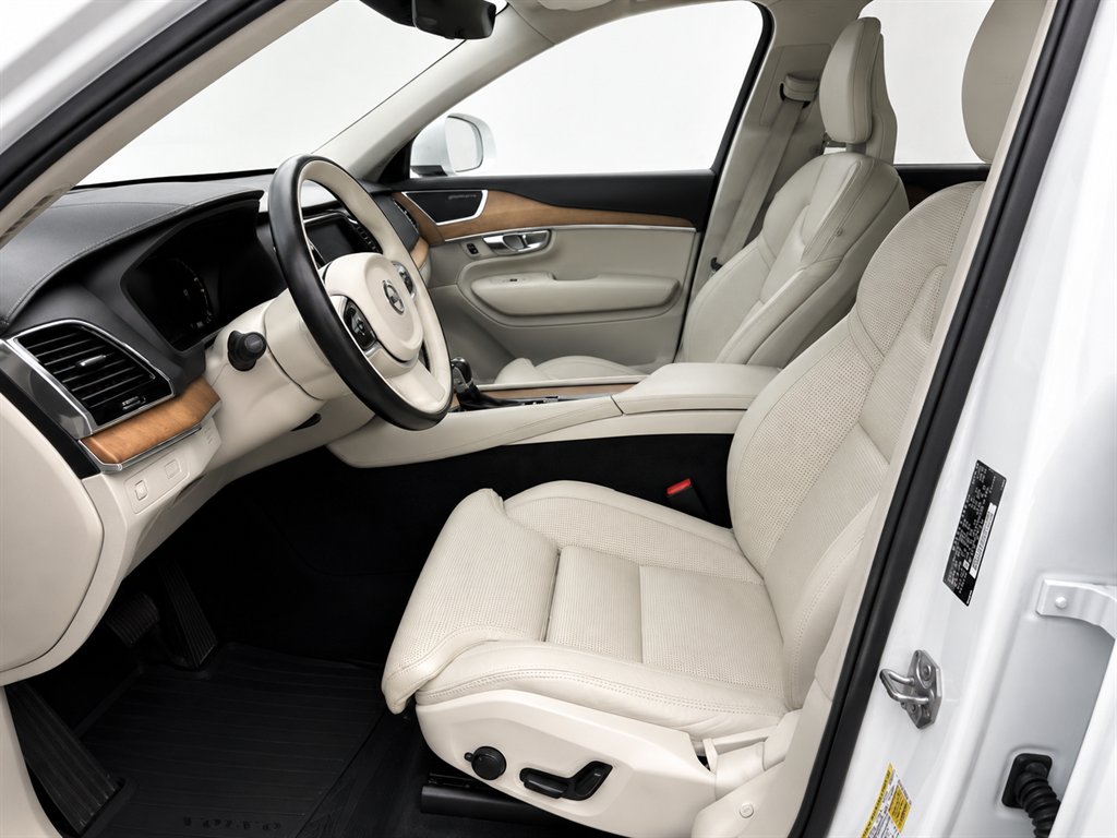 2018 Volvo XC90 - $15,999