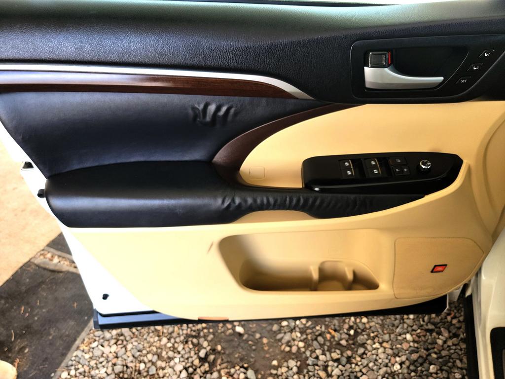 2014 Toyota Highlander Limited photo