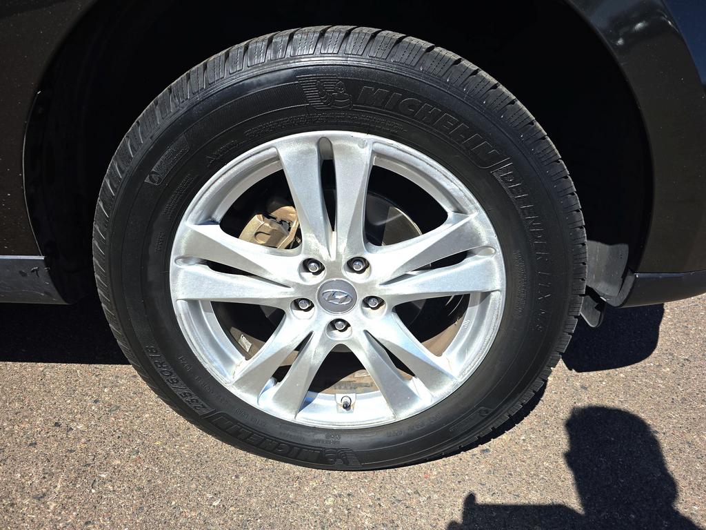 2011 Hyundai Santa Fe - $11,995