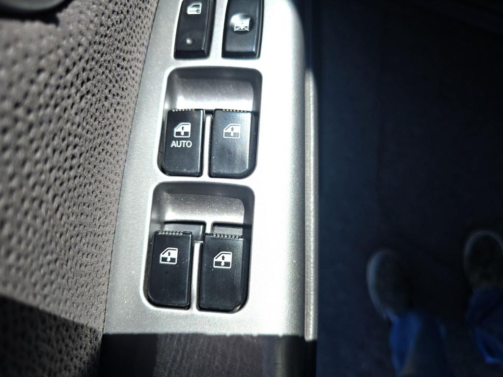 2011 Hyundai Santa Fe - $11,995