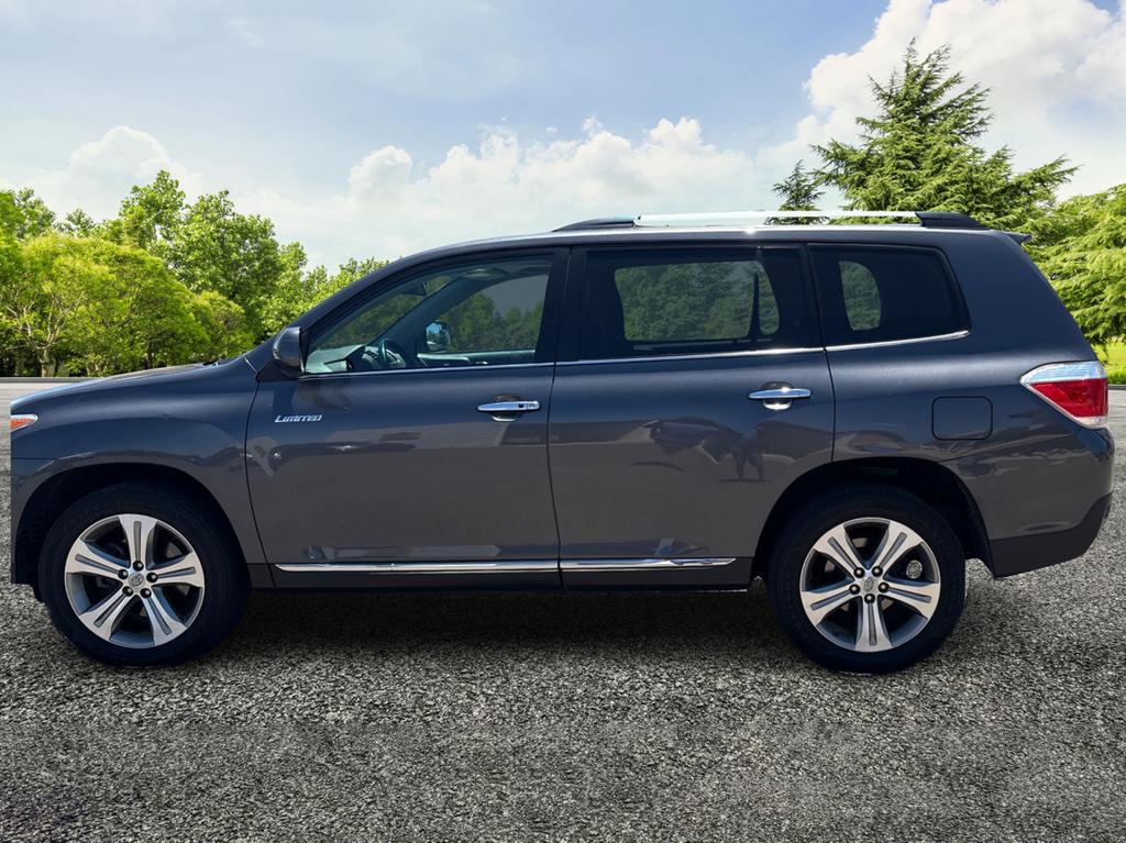 2011 Toyota Highlander - $19,995