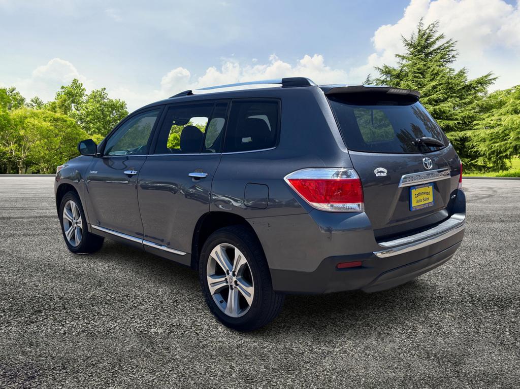 2011 Toyota Highlander - $19,995