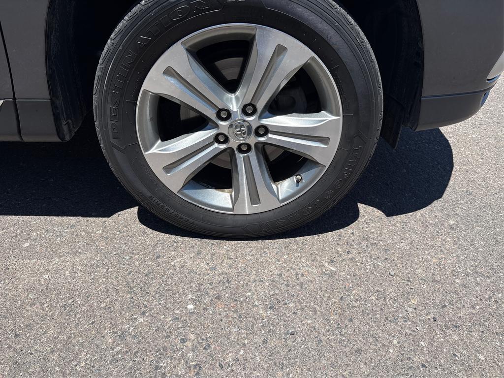 2011 Toyota Highlander - $19,995