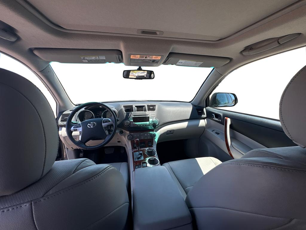 2011 Toyota Highlander - $19,995
