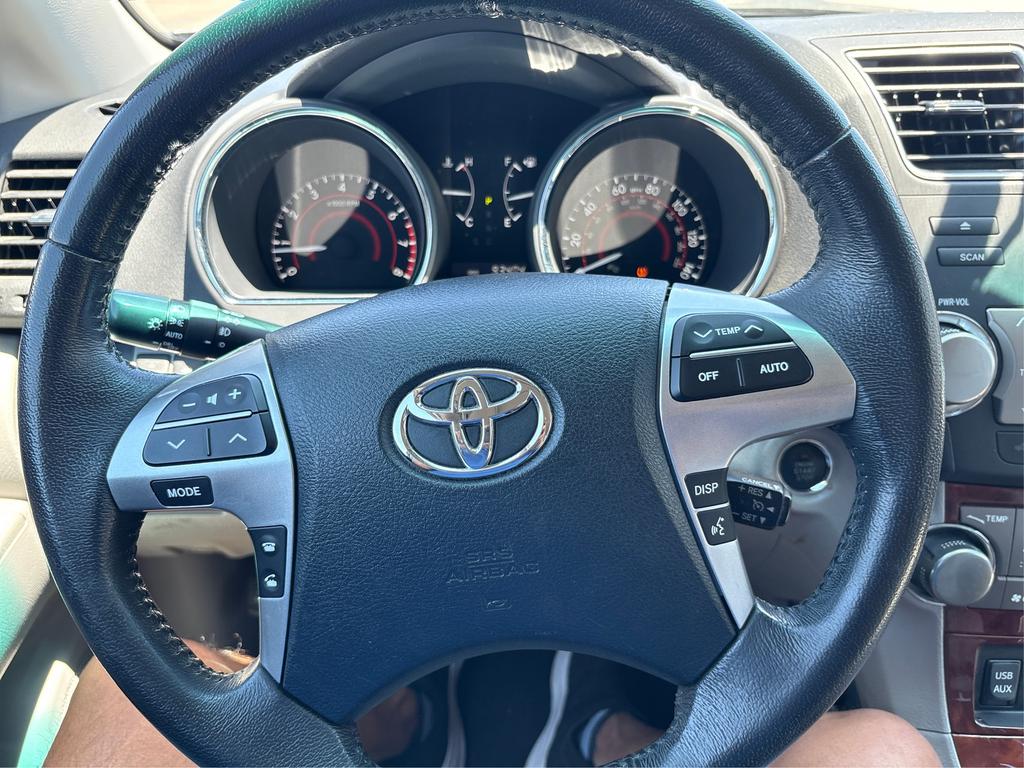 2011 Toyota Highlander - $19,995
