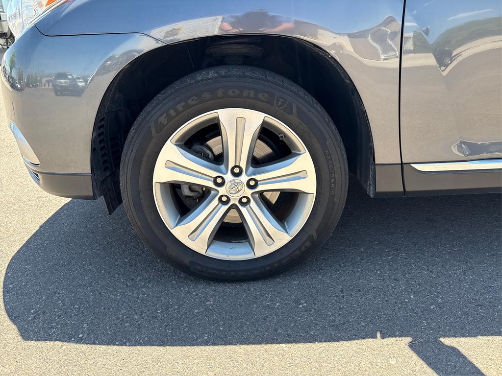 2011 Toyota Highlander - $19,995