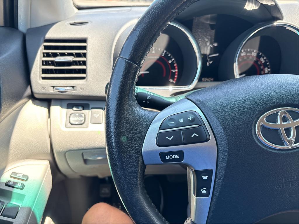 2011 Toyota Highlander - $19,995