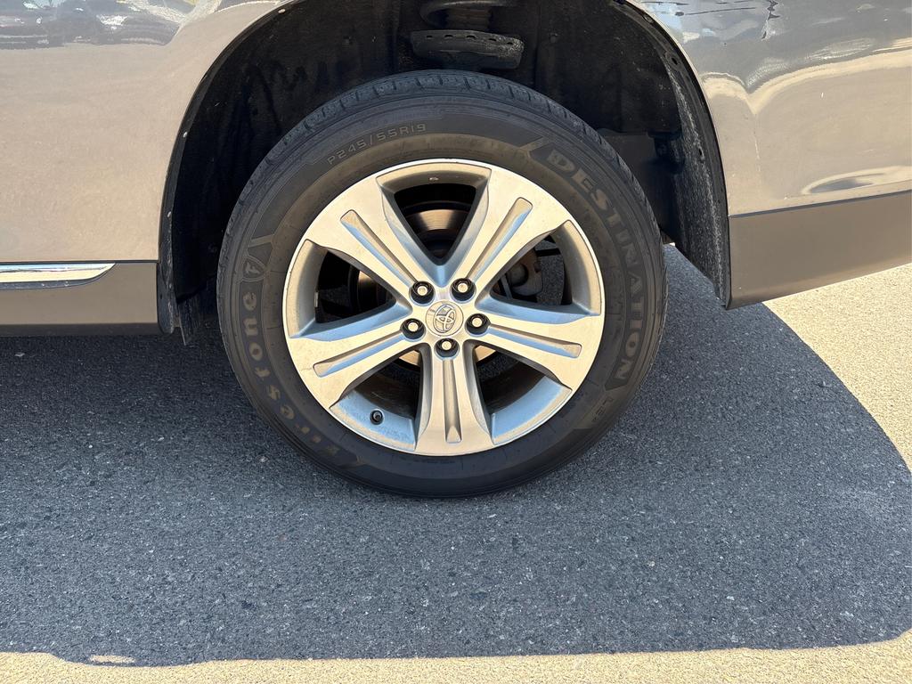 2011 Toyota Highlander - $19,995