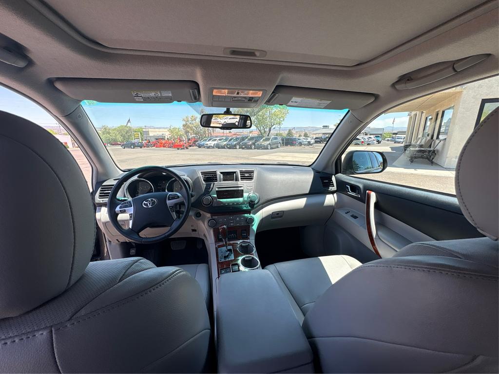 2011 Toyota Highlander - $19,995