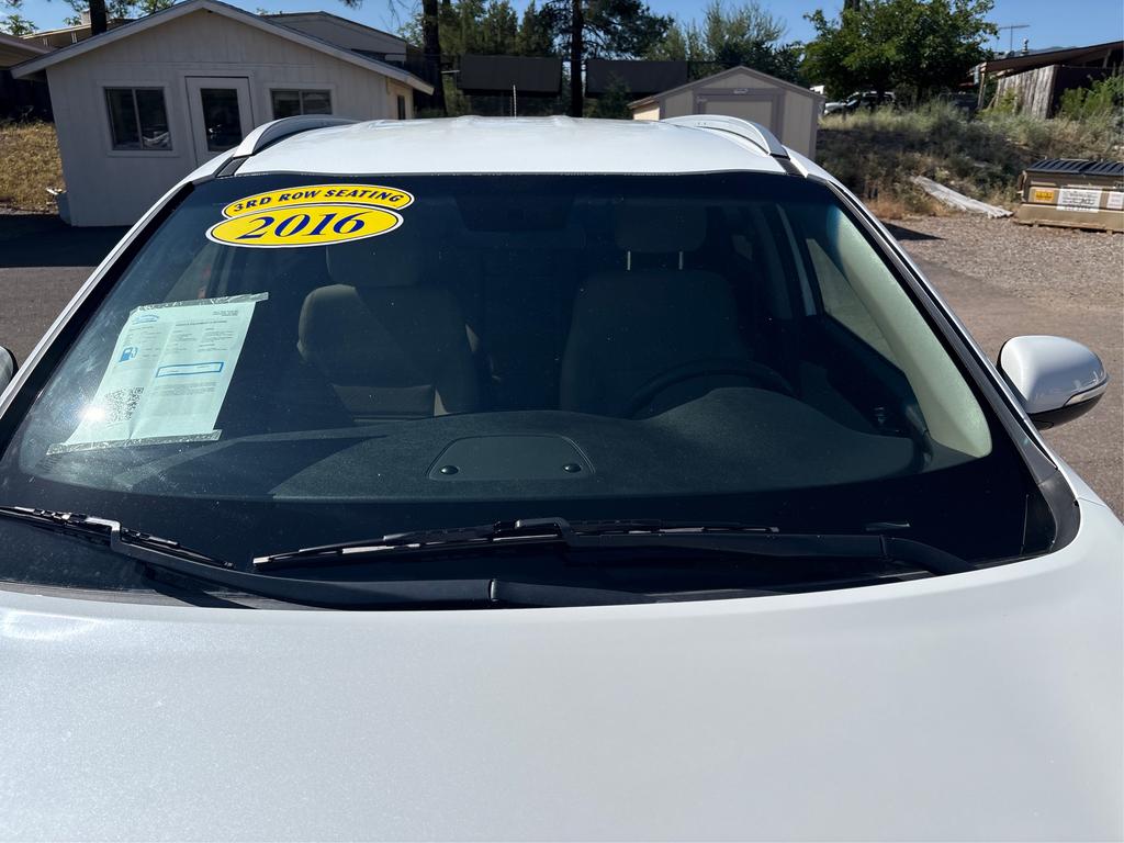 2016 Kia Sorento - $12,995