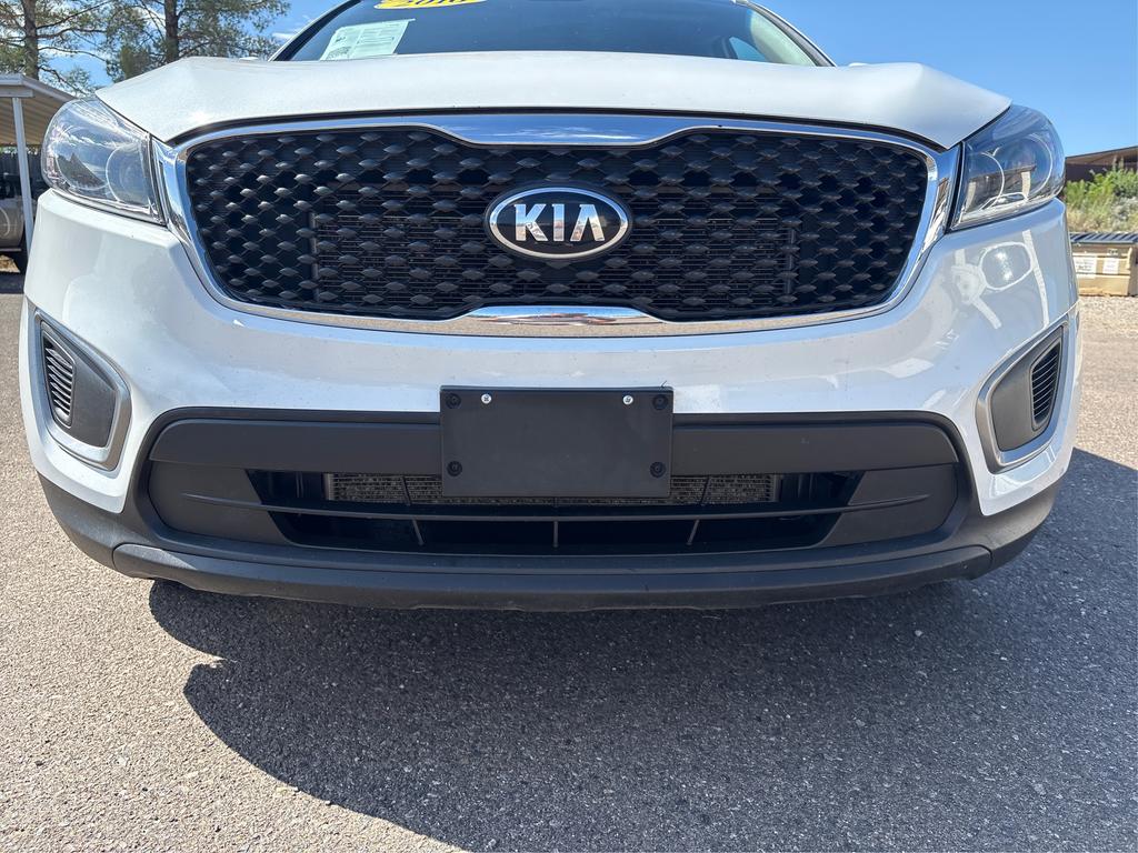 2016 Kia Sorento - $12,995