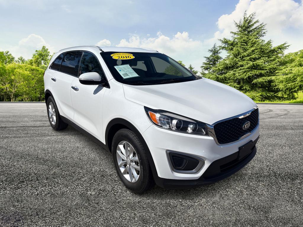 2016 Kia Sorento - $12,995