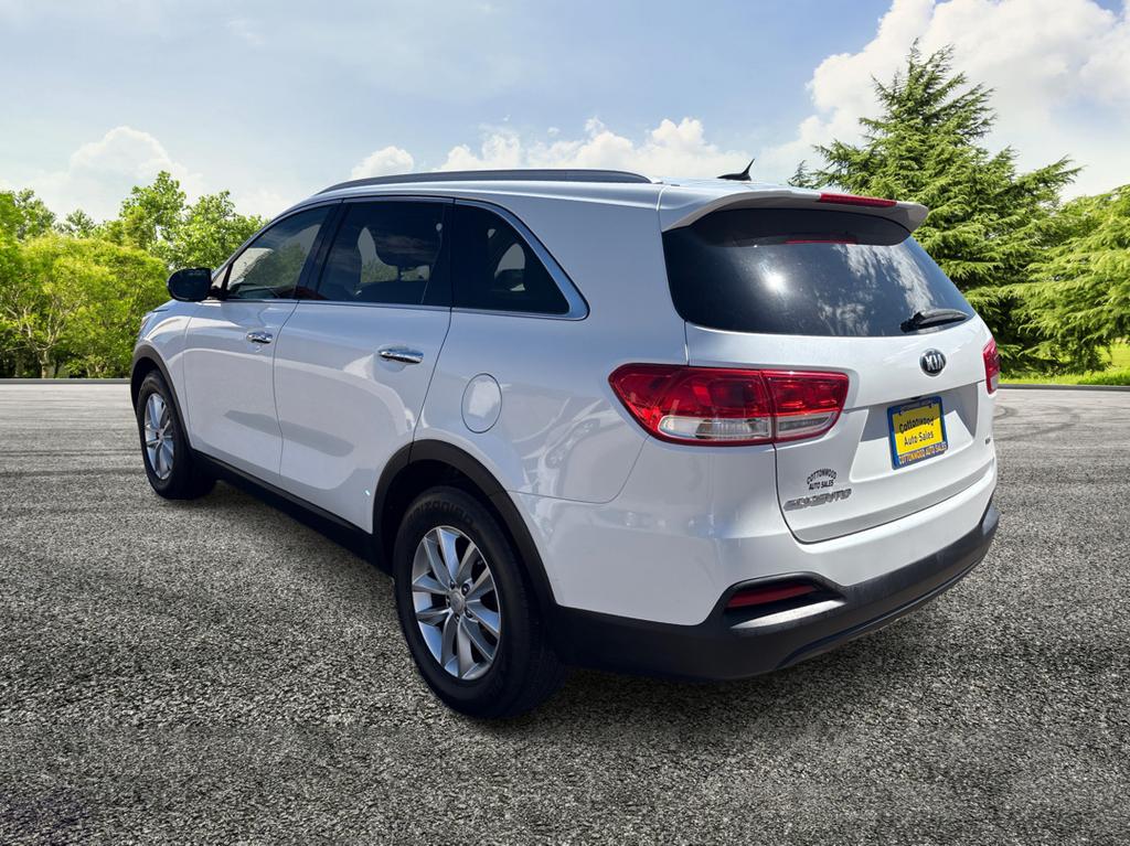 2016 Kia Sorento - $12,995