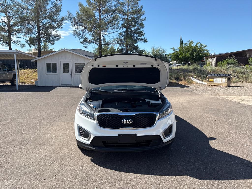 2016 Kia Sorento - $12,995