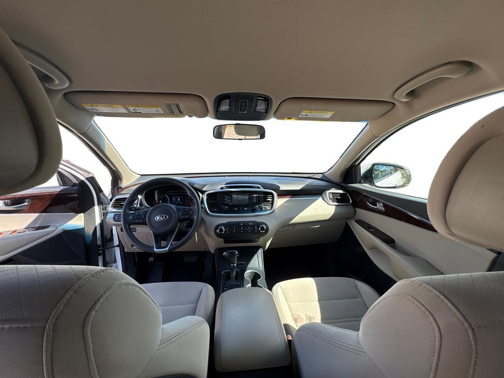 2016 Kia Sorento - $12,995