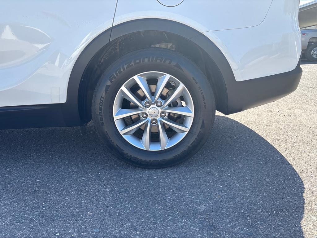 2016 Kia Sorento - $12,995