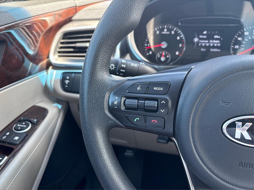 2016 Kia Sorento - $12,995