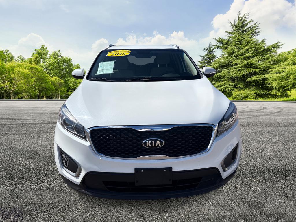 2016 Kia Sorento - $12,995