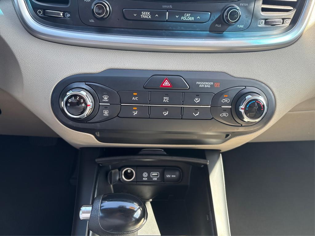 2016 Kia Sorento - $12,995