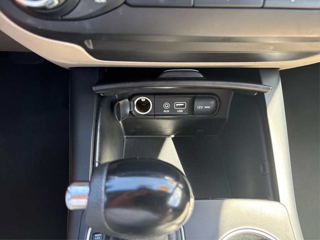 2016 Kia Sorento - $12,995