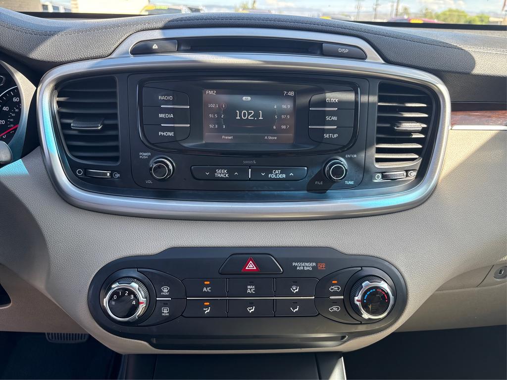2016 Kia Sorento - $12,995