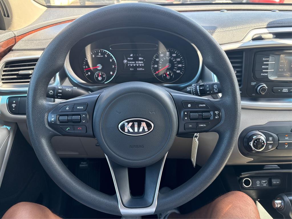2016 Kia Sorento - $12,995
