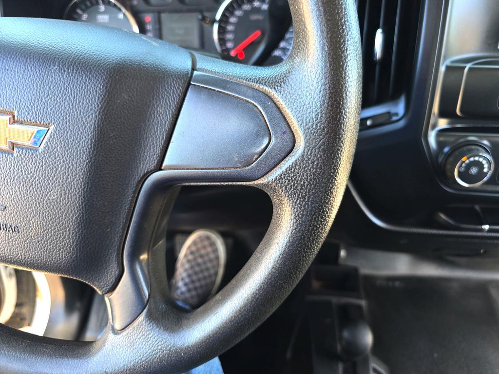 2017 Chevrolet Silverado 2500HD - $27,995