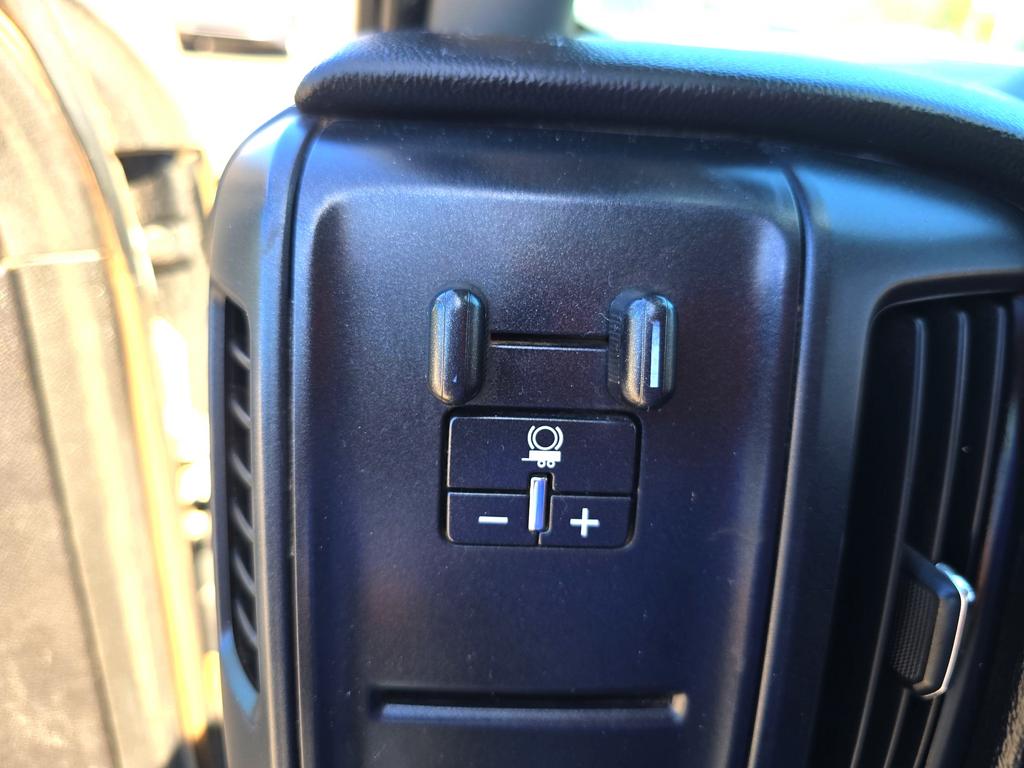 2017 Chevrolet Silverado 2500HD - $27,995