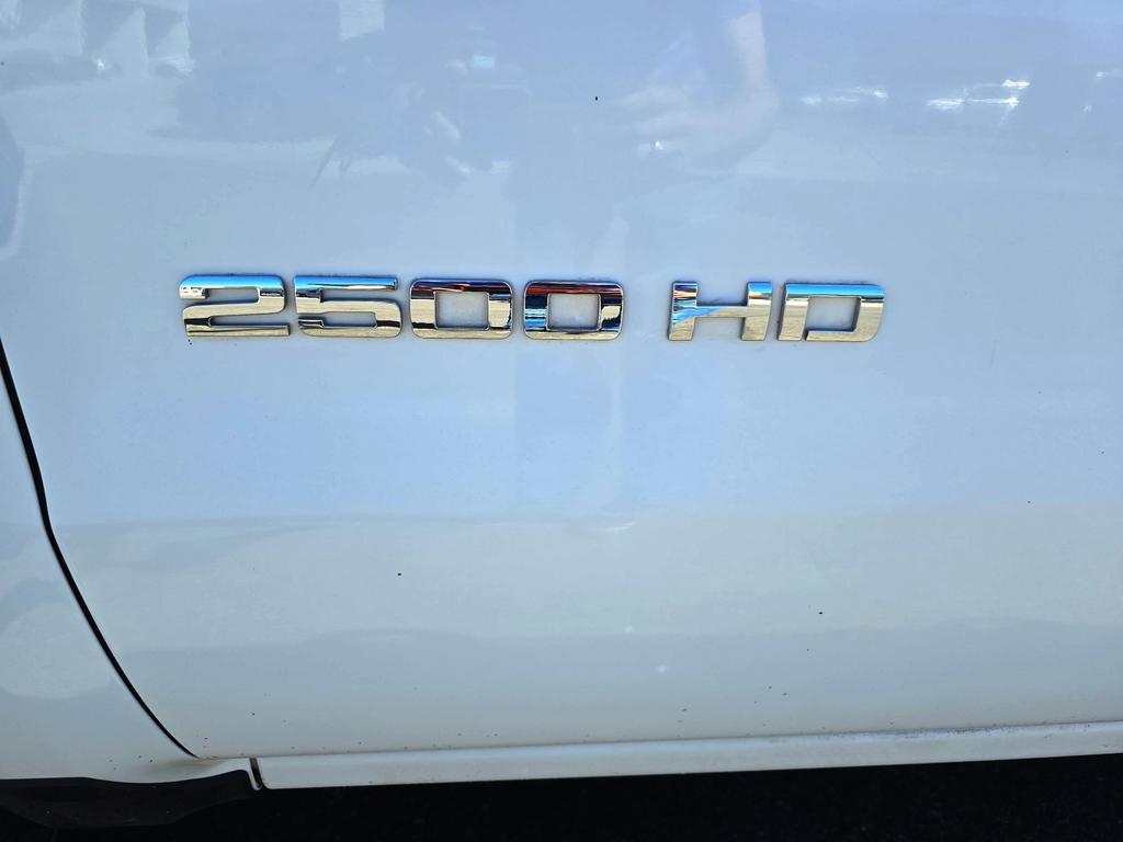 2017 Chevrolet Silverado 2500HD - $27,995